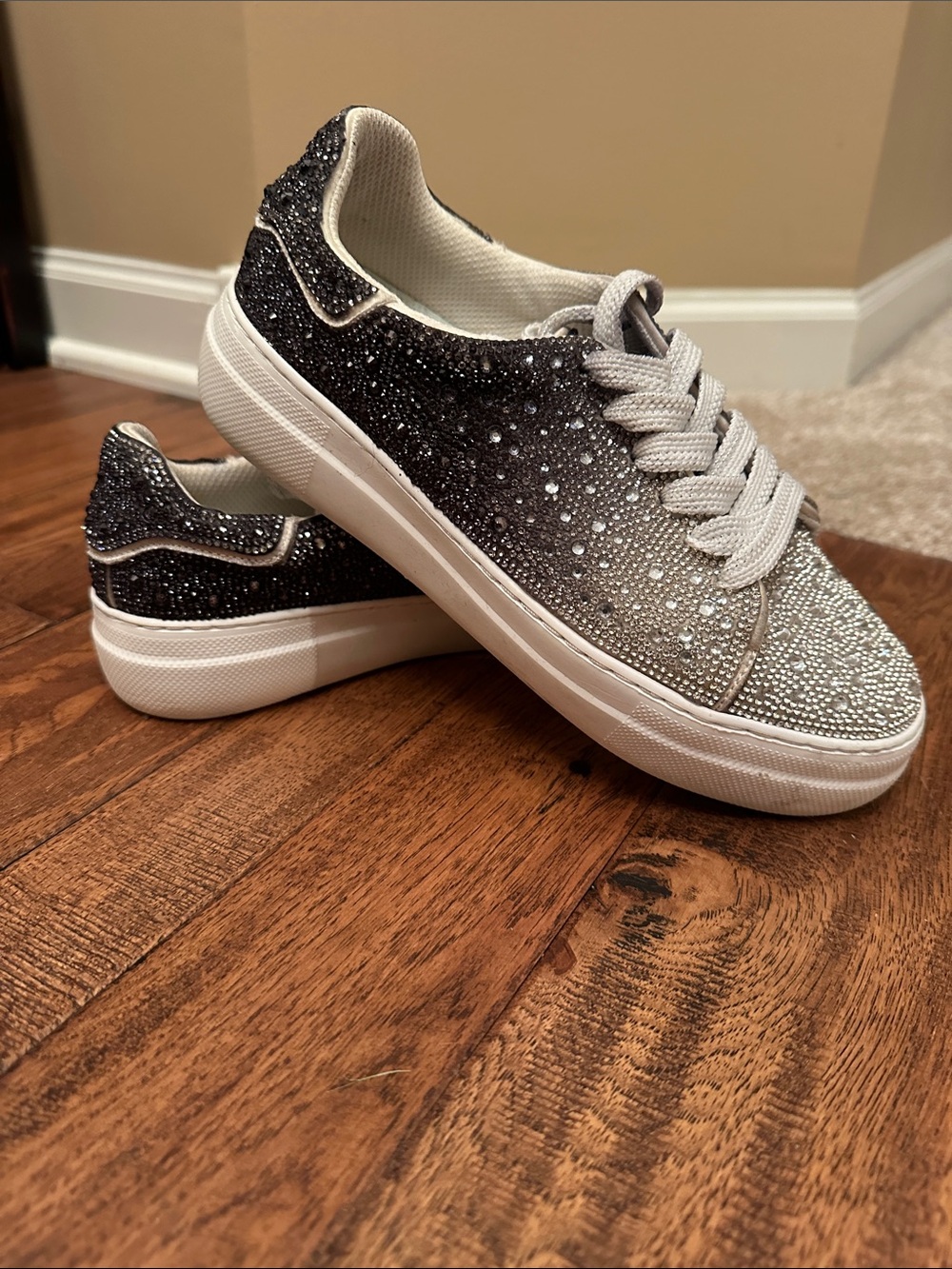 Hey Girls by Corky’s Women's Glitter Ombre Lace-Up Sneakers - Silver/Black